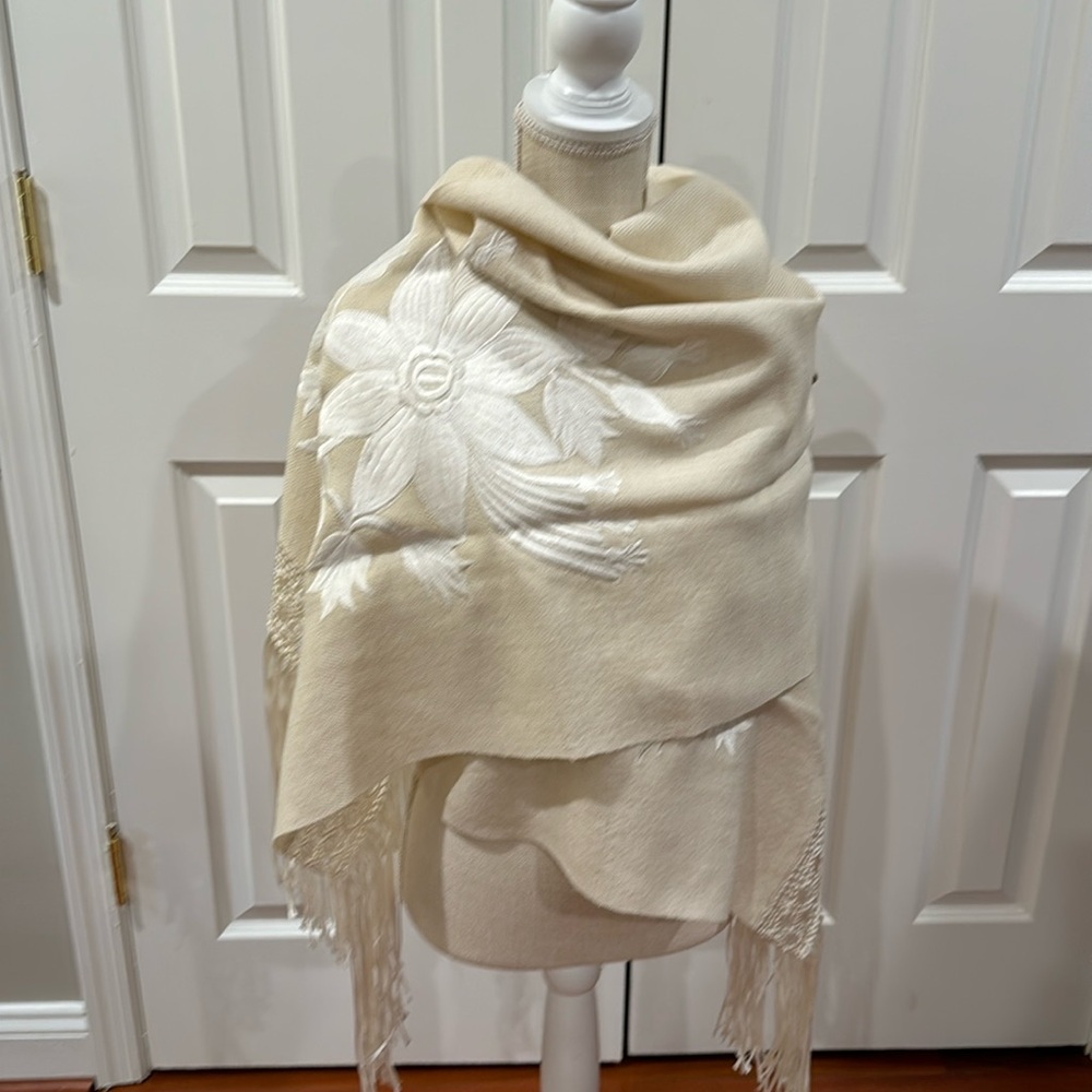 Beautiful 100 alpaca wool shawl